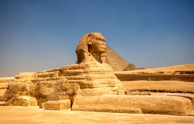  مشهورترین مجسمۀ مصر باستان شبیه کیست؟ 