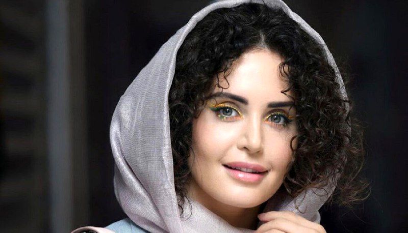 تیپ و استایل جذاب و پاییزی «الناز شاکردوست» در خیابان های تهران + عکس