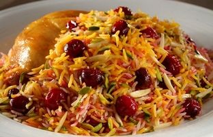 طرز تهیه آلبالو پلوی مجلسی با مرغ؛ یک غذای خوشمزه و خوش عطر تابستانی