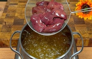  طرز پخت یک غذای متفاوت اسپانیایی با جگر مرغ + ویدئو