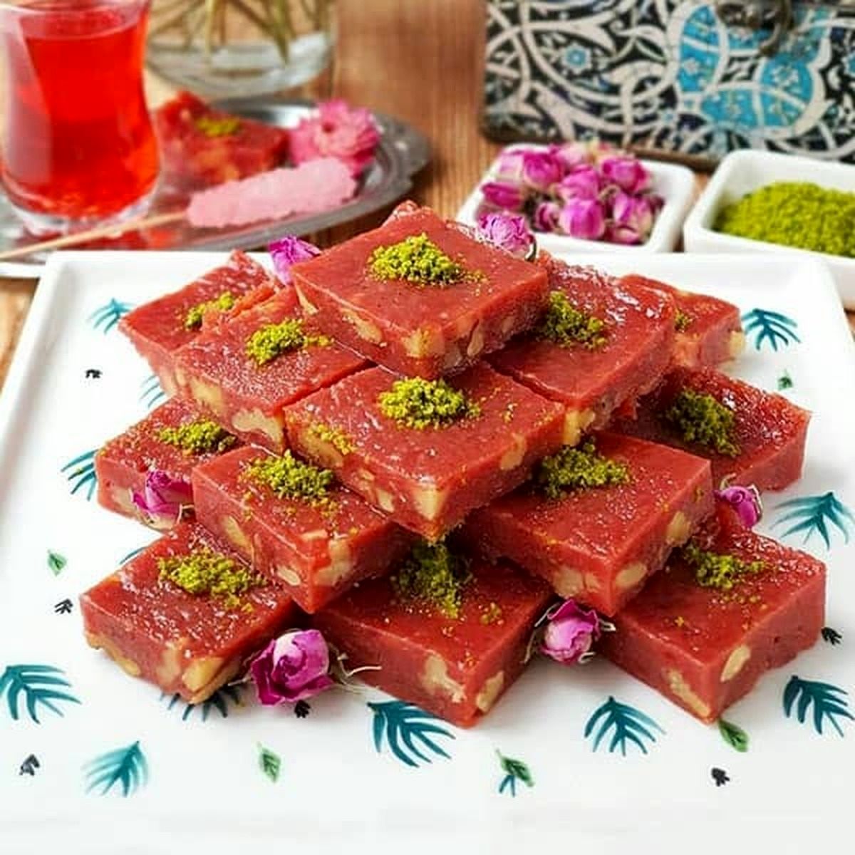 
طرز تهیه حلوای به؛ حلوای خوشمزه و سنتی گیلانی
