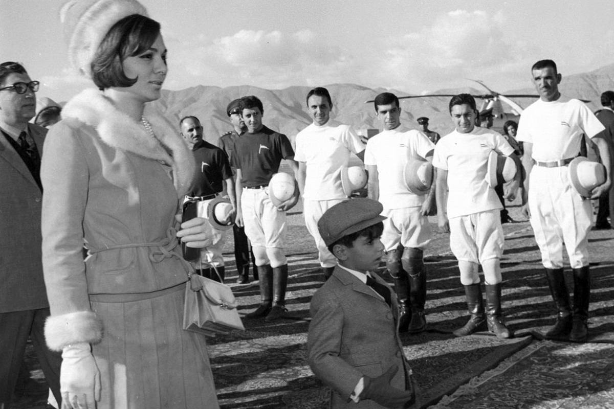 عکس قدیمی: فرح در دوران دبستان در دهه 20