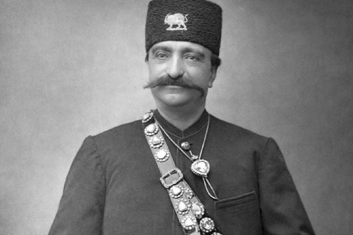 نقاشی ناصرالدین شاه قاجار از زن زیبای حرمسرایش با حال ناخوش در حوضخانه + تصویر