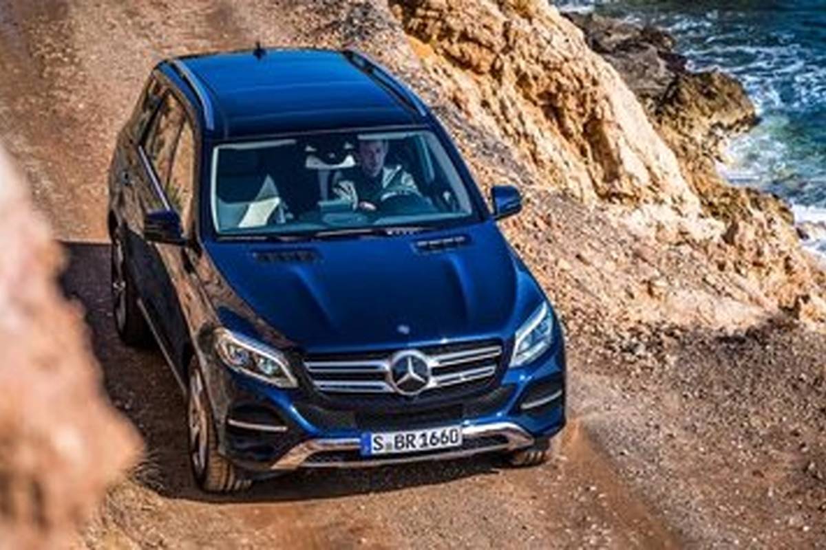 اقدام آیندهنگرانه مرسدس بنز؛ خودروهای برقی دیگر نیازی به شارژر ندارند!