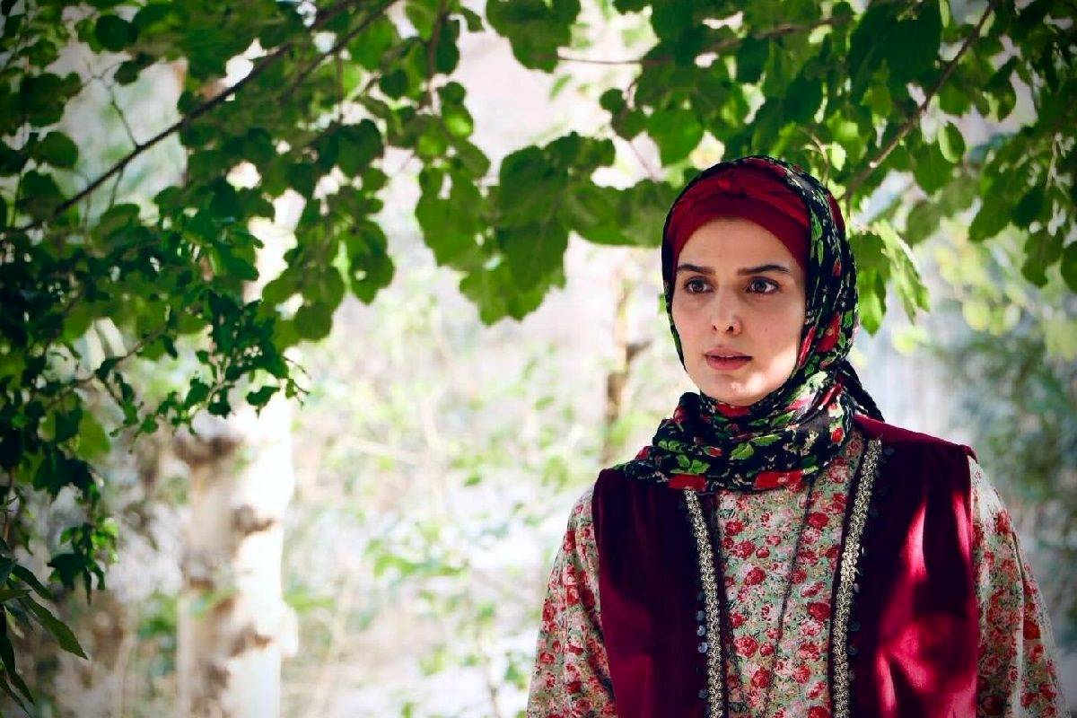  ژست جالب «سوجان» در اتاق گریم سریال سوجان؛ فروردین 1403 + عکس