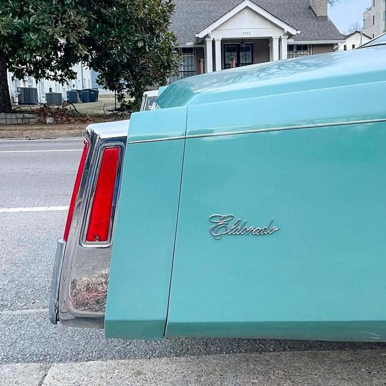 کادیلاک الدورادو: نمادی از تجمل و کارایی در دهه ۷۰ + تصویر